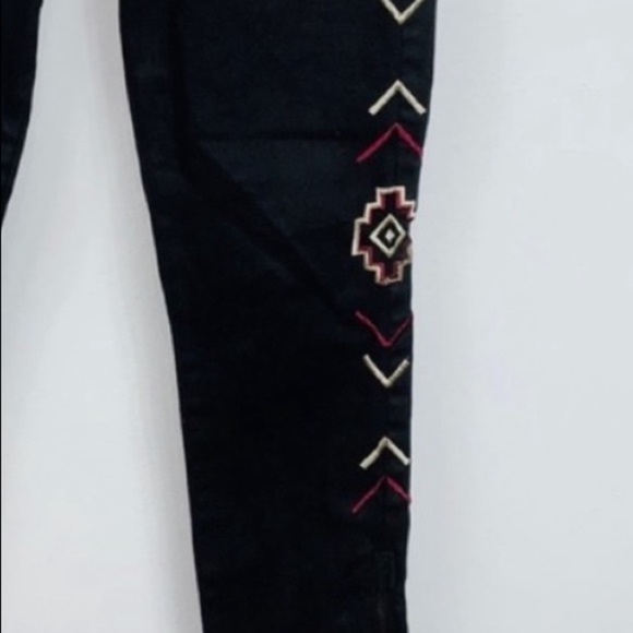 Forever 21 Black Aztec Print Skinny Jeans - Picture 8 of 9
